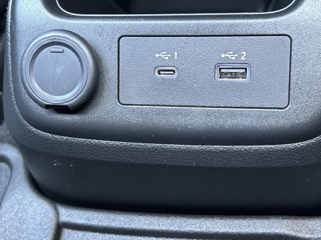 Used 2023 Black Nissan ENGAGE image 25