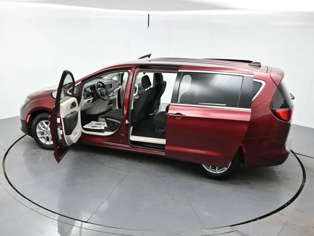Used 2023 Velvet Red Pearlc Chrysler LX image 40