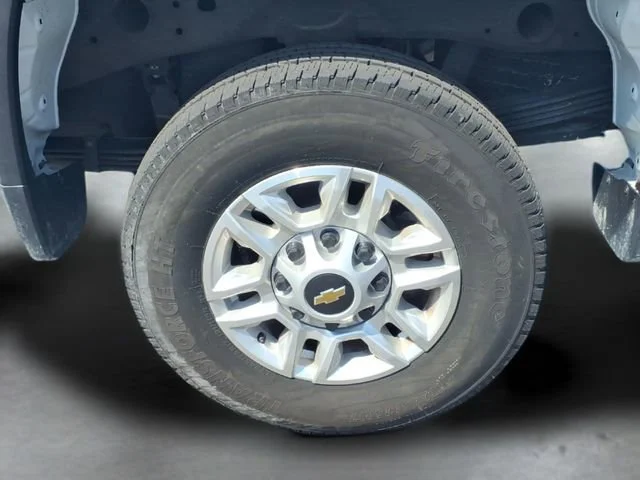 Used 2025 Summit White Chevrolet LT image 29