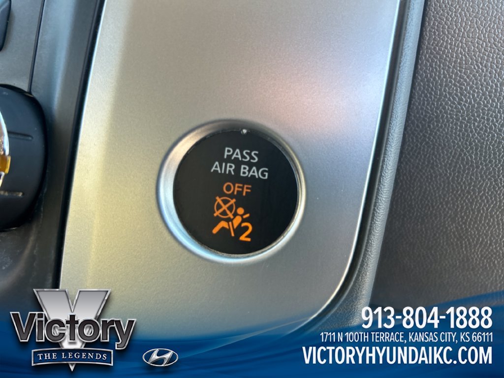 Used 2019 Blue Nissan SV image 27