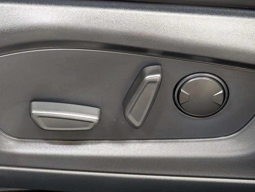 New 2026 Star White Metallic Tri-Coat Ford ST-Line image 12