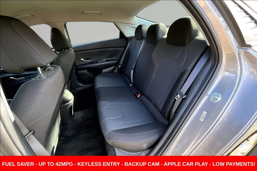 Used 2023 Silver Hyundai SE image 24