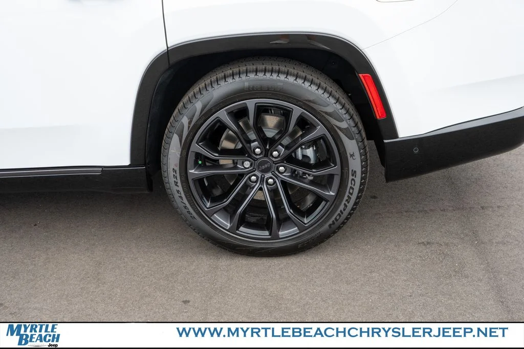 New 2026 Bright White Clear-Coat Exterior Paint Jeep Summit Reserve image 11