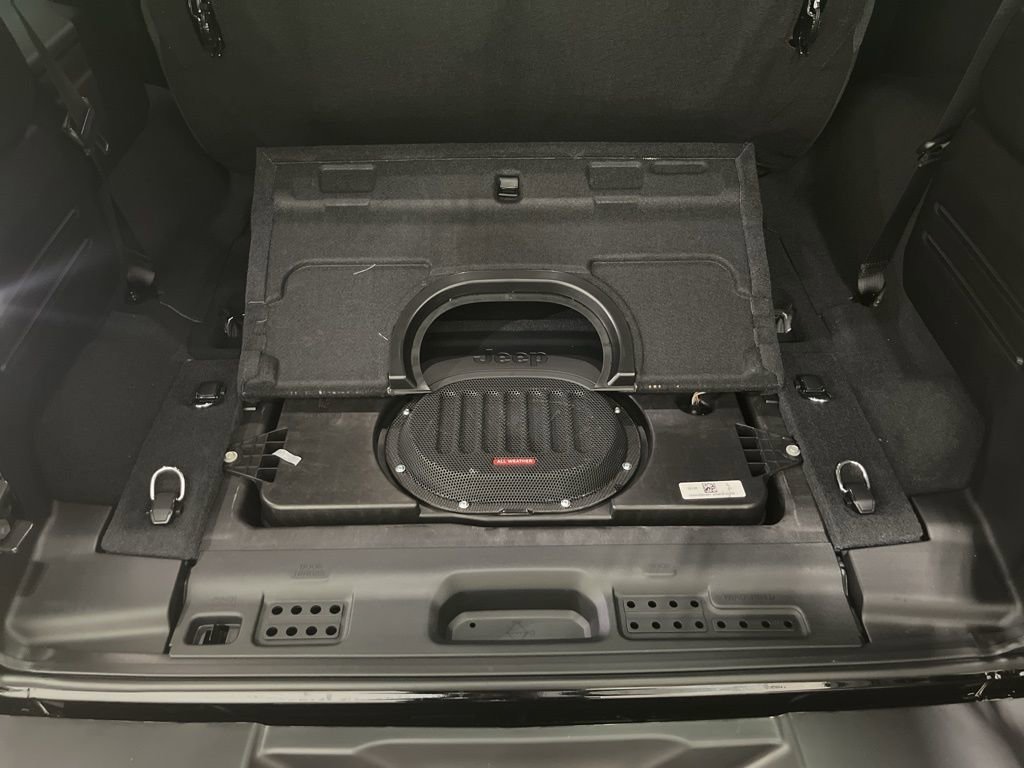 New 2026 Black Clearcoat Jeep Rubicon image 17