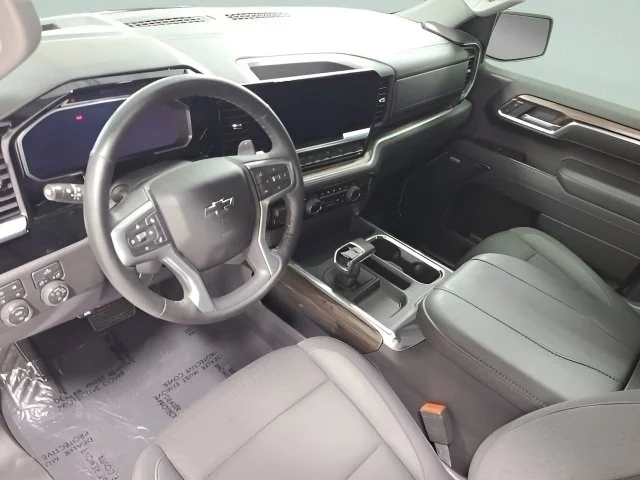 Used 2026 Summit White Chevrolet LT Trail Boss image 25