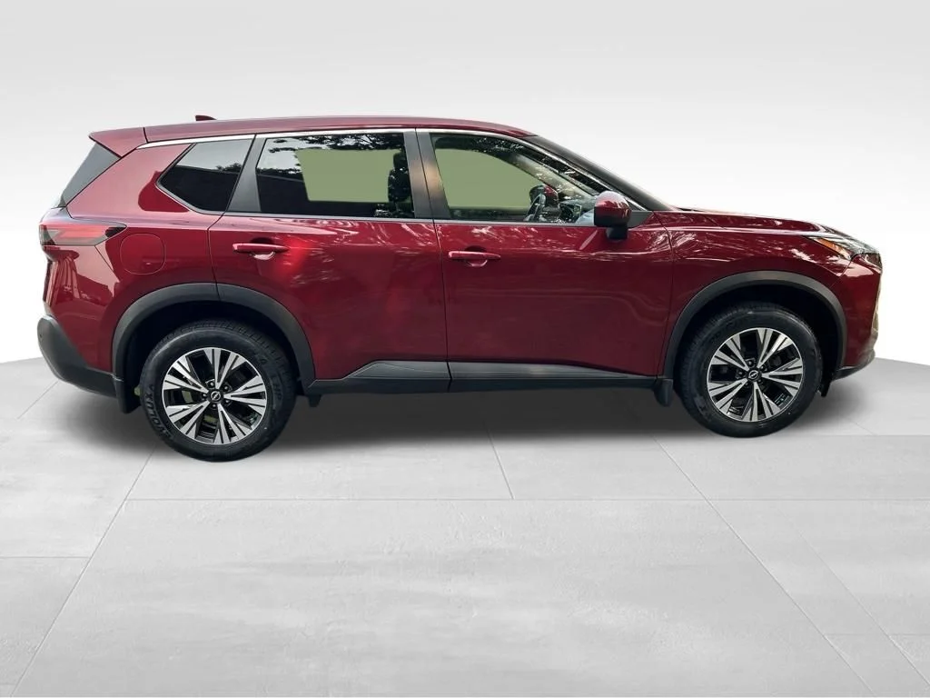 Used 2023 Red Nissan SV image 7