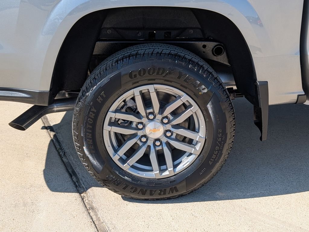 Used 2026 Gray Chevrolet LT image 3