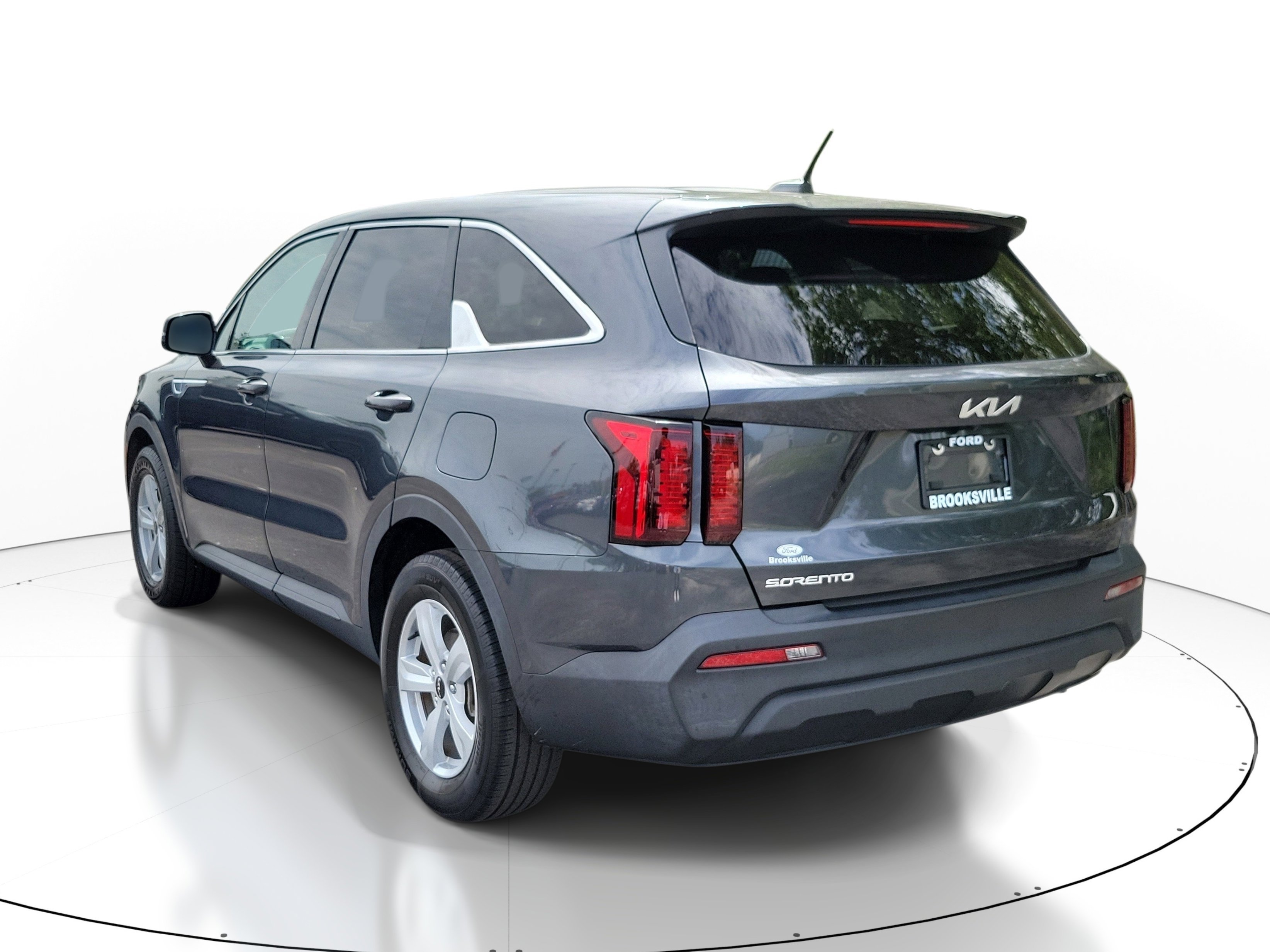 Used 2023 Gravity Grey Kia LX image 3