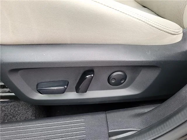 Used 2025 Super Black Nissan SV Front-Wheel Drive image 13