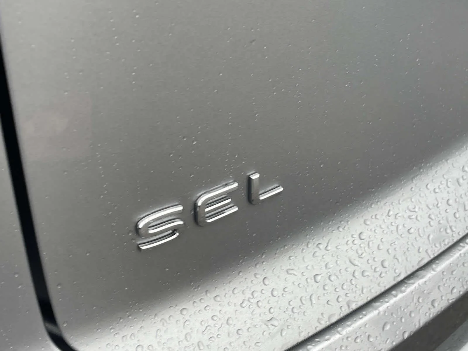 New 2026 Q3Q3/Silver Volkswagen 2.0T SEL Premium R-Line image 10