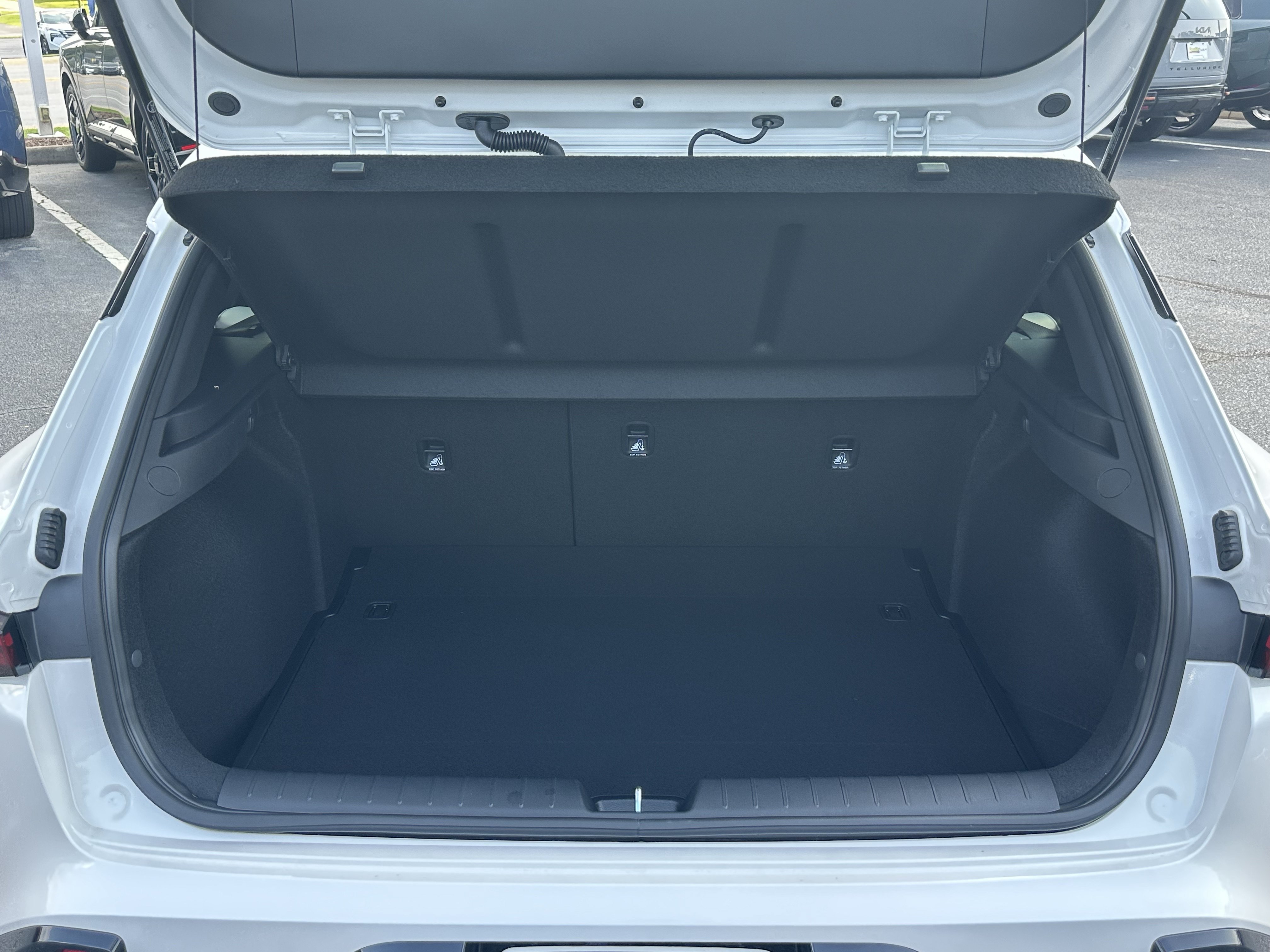 New 2026 Snow White Pearl Kia GT-Line image 19