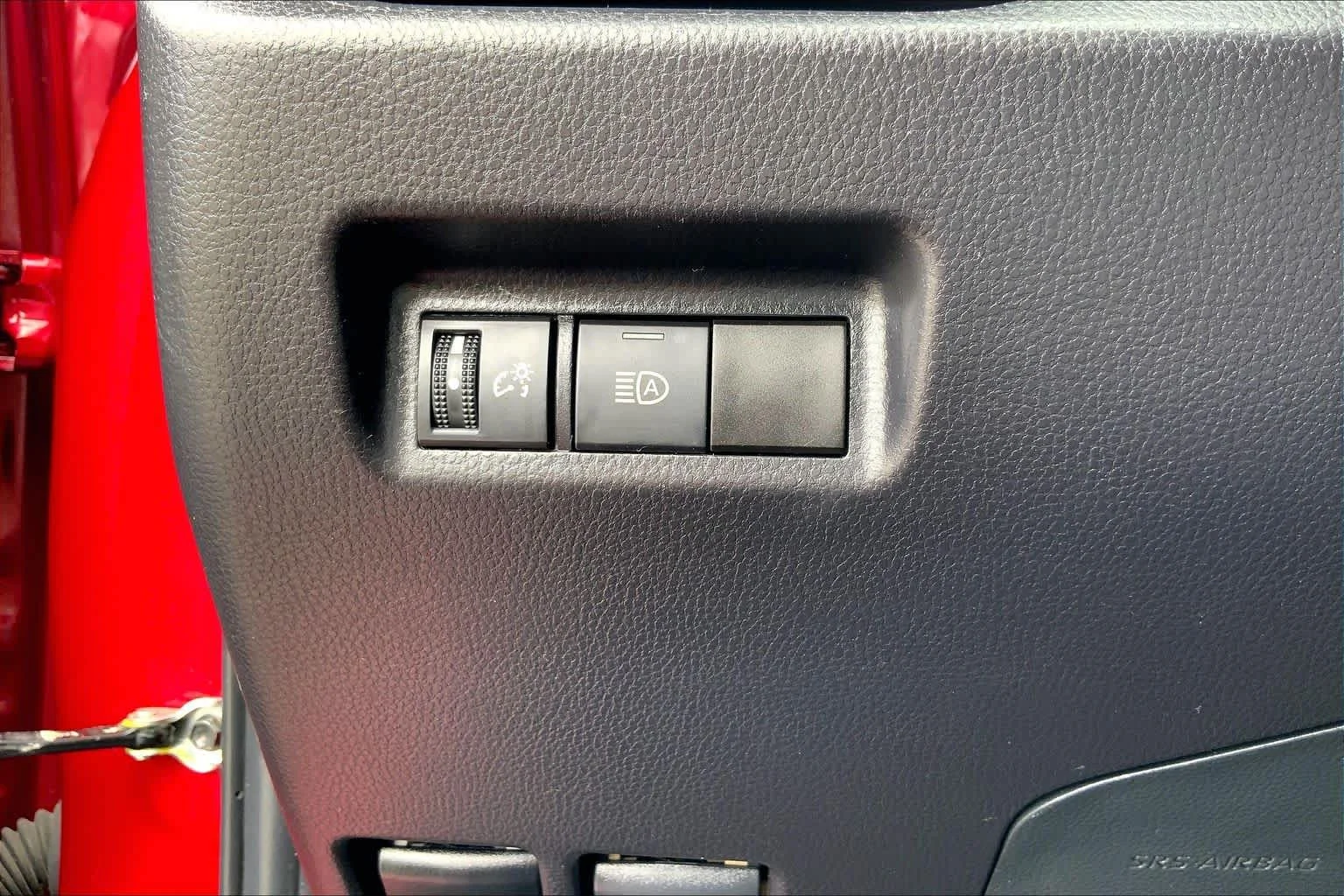 Used 2025 Ruby Flare Pearl Toyota XLE image 33