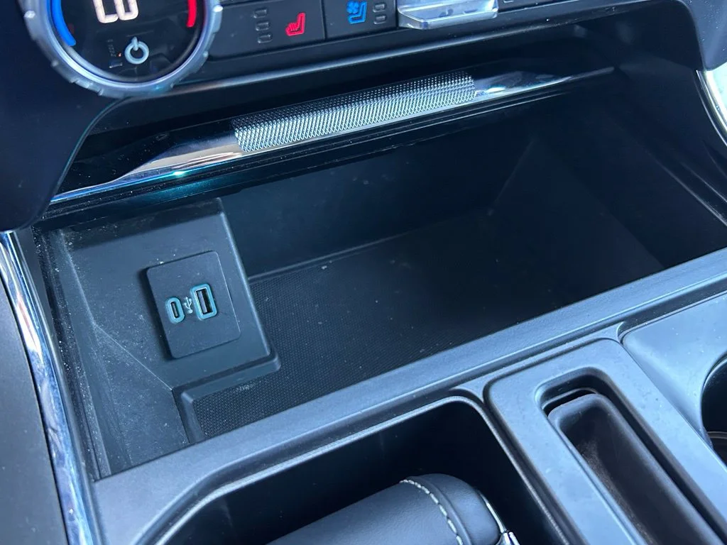 Used 2021 White Ford Lariat image 33