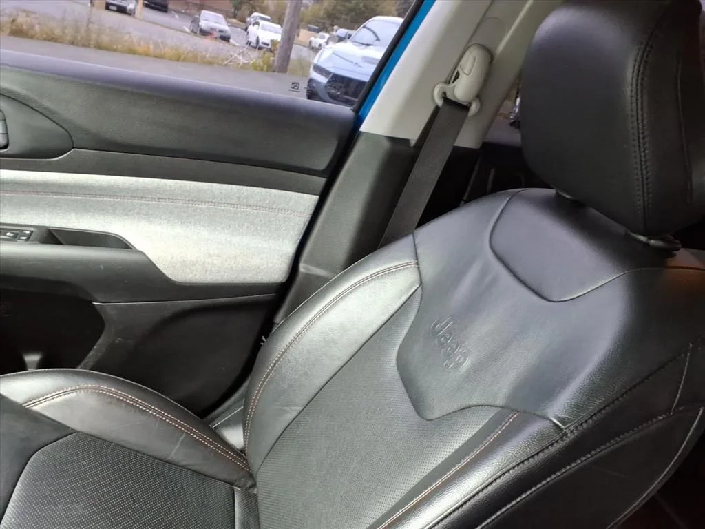 Used 2022 Laser Blue Jeep Latitude Lux image 22