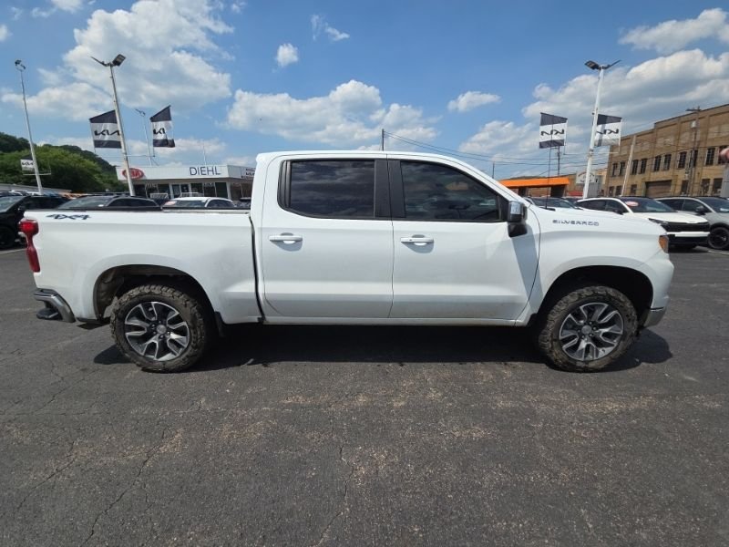 Used 2025 White Chevrolet LT image 8