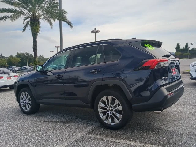Certified Used 2023  Toyota XLE Premium image 6