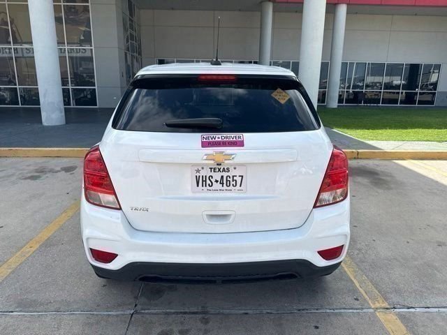 Used 2019 White Chevrolet LS image 5