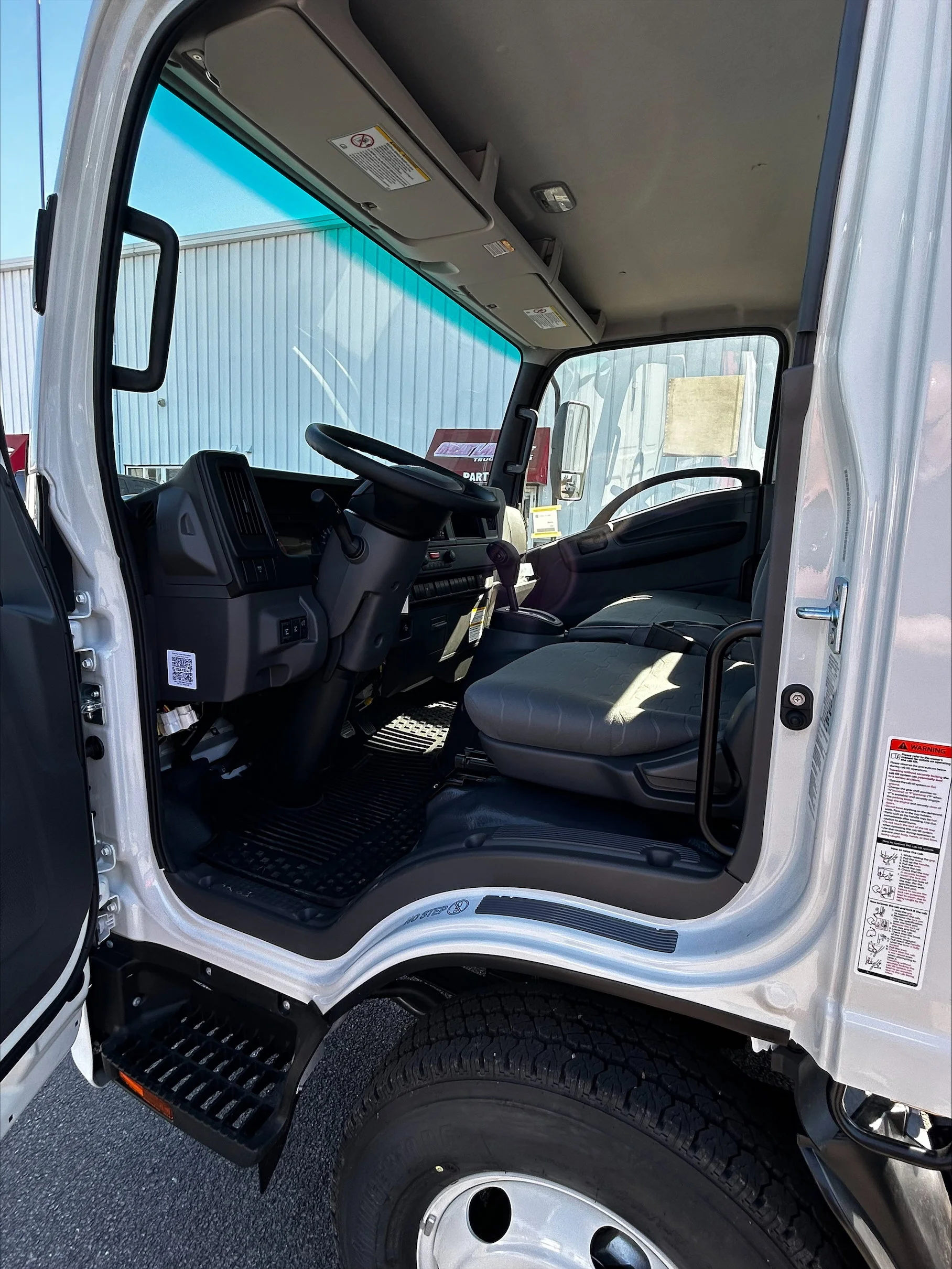 New 2025 White ISUZU  image 10