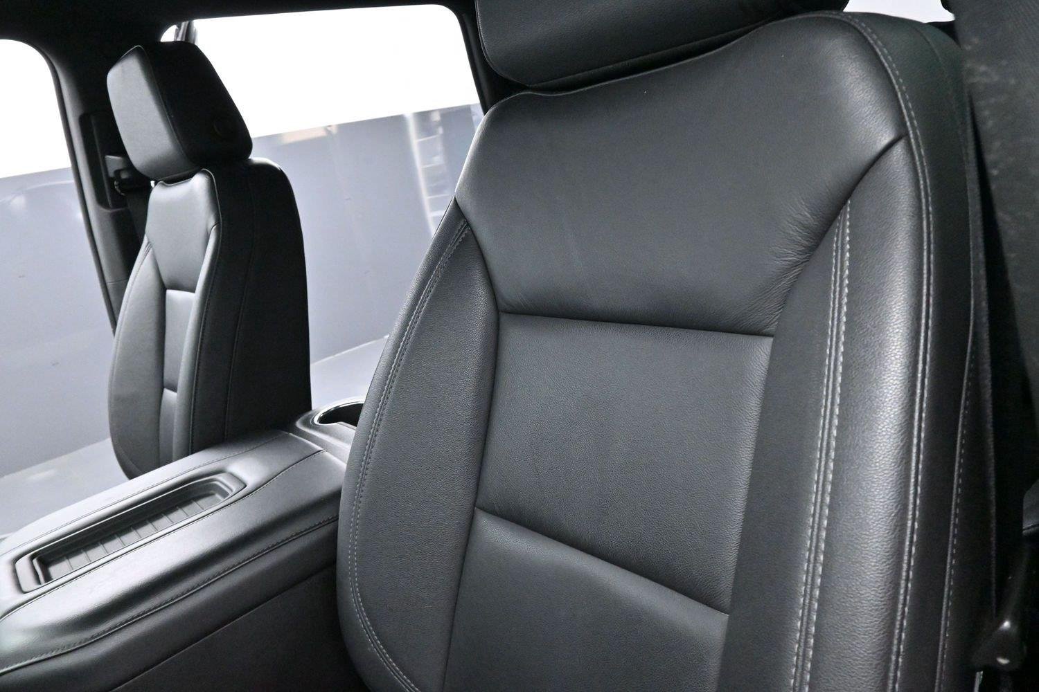 Used 2023 BLACK Chevrolet LT image 18