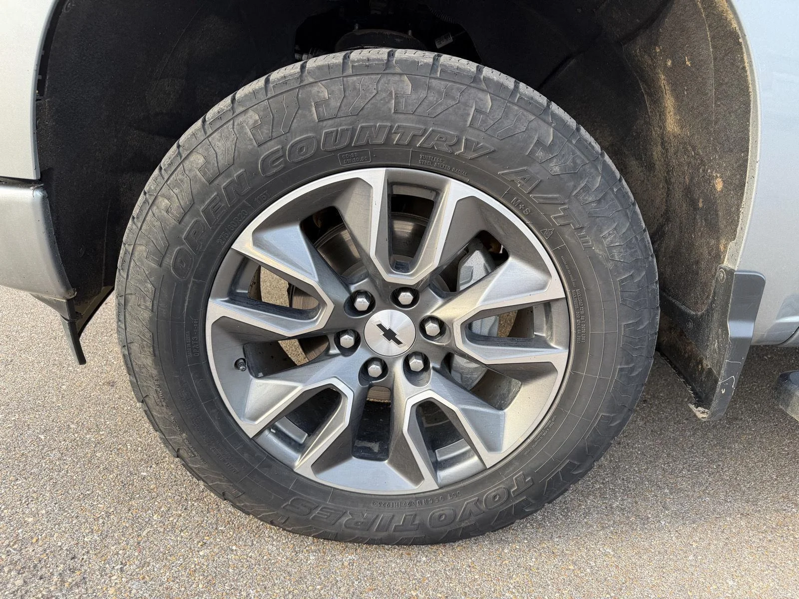 Used 2025 gray Chevrolet RST image 24