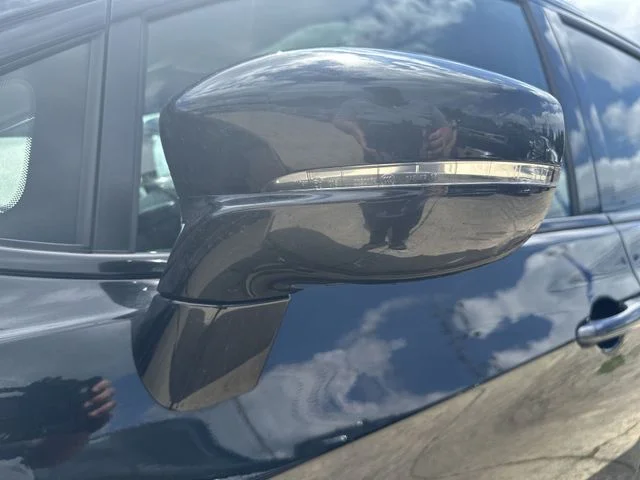 Used 2018 Black Chrysler Limited image 49