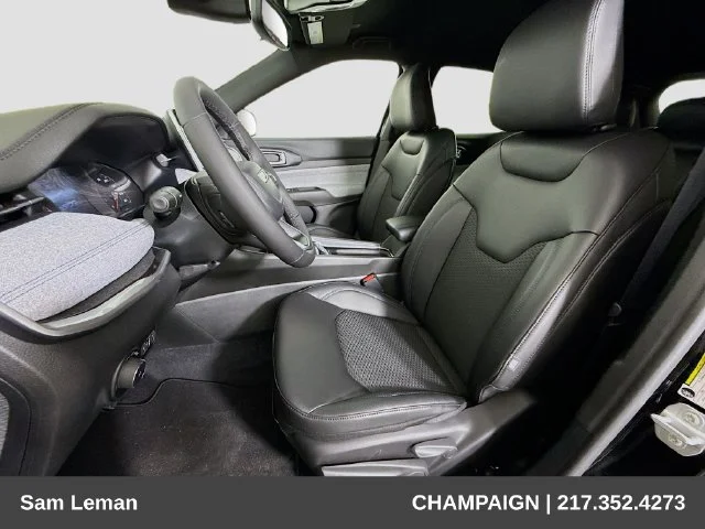 New 2026 Black Jeep Latitude image 20