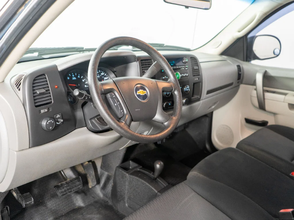 Used 2011 Blue Chevrolet LS image 11