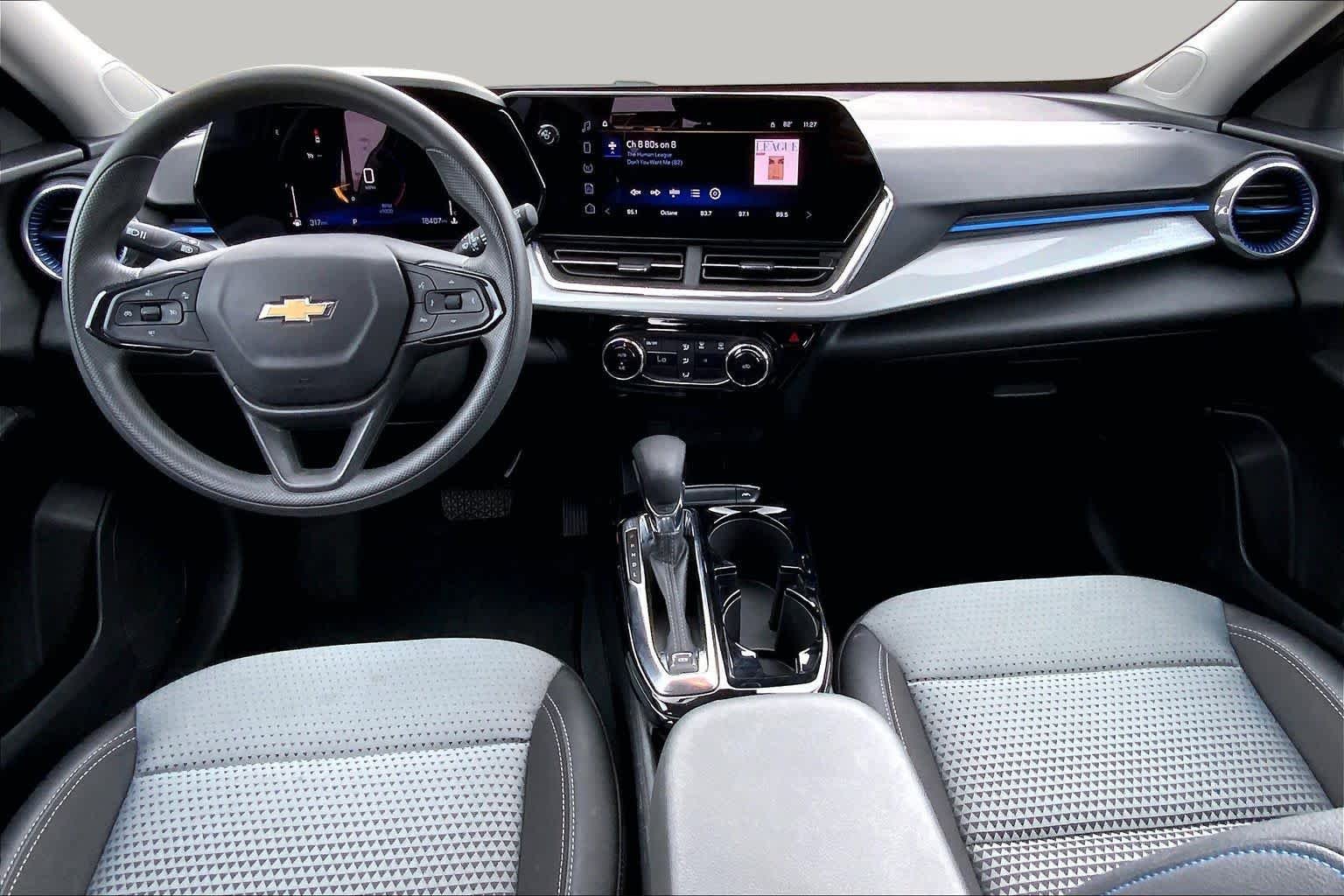Used 2025 Mosaic Black Metallic Chevrolet LT image 16