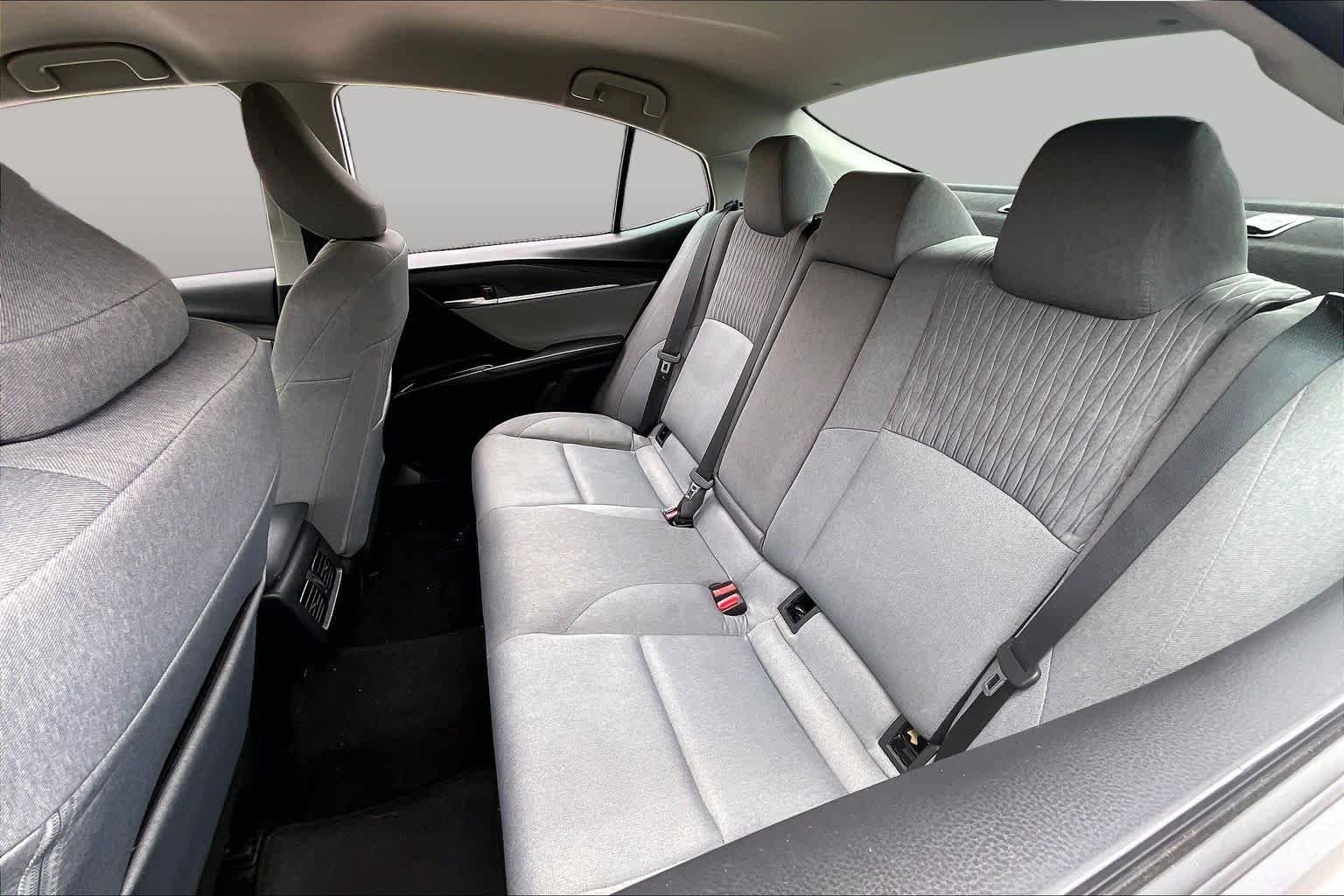 Used 2025 Ice Cap Toyota LE image 19