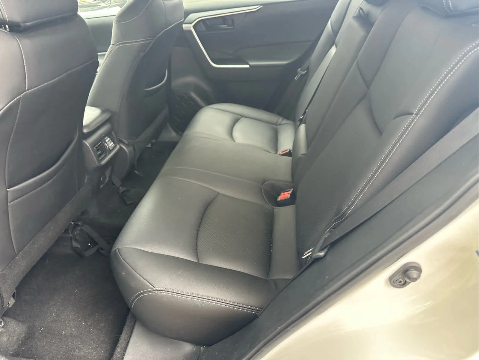 Used 2024 Ice Cap Toyota LE image 6