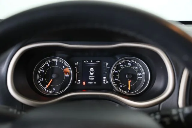 Used 2016 Gray Jeep Latitude image 7
