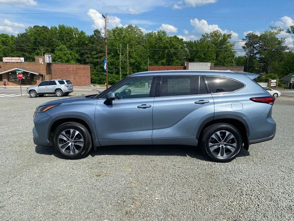 2021 Toyota Highlander XLE - Photo 6