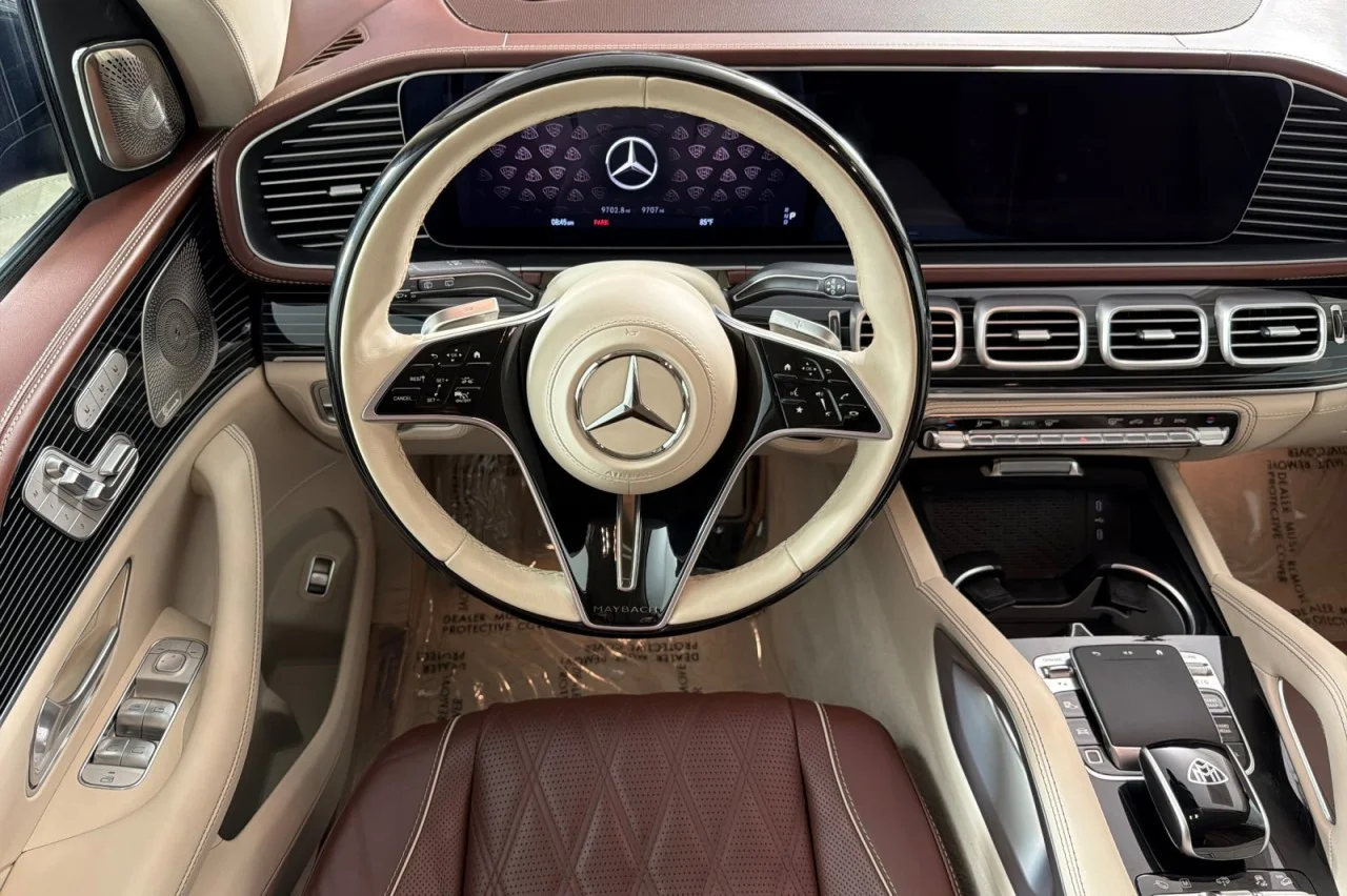 Certified Used 2025 Obsidian Black Metallic Mercedes-Benz Maybach GLS 600 image 13