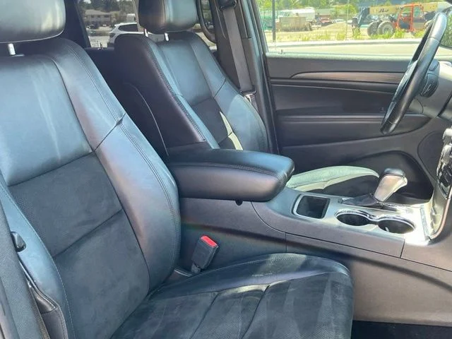 Used 2021 White Jeep Laredo X image 30