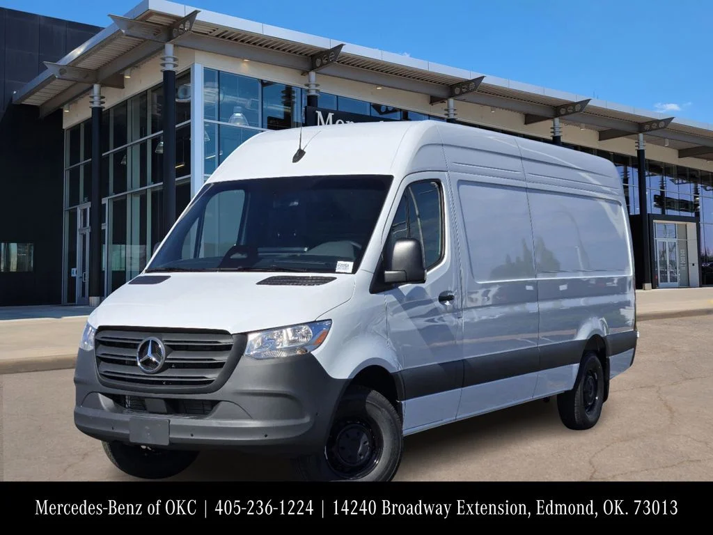 Used 2025 White Mercedes-Benz Cargo 170 WB image 1