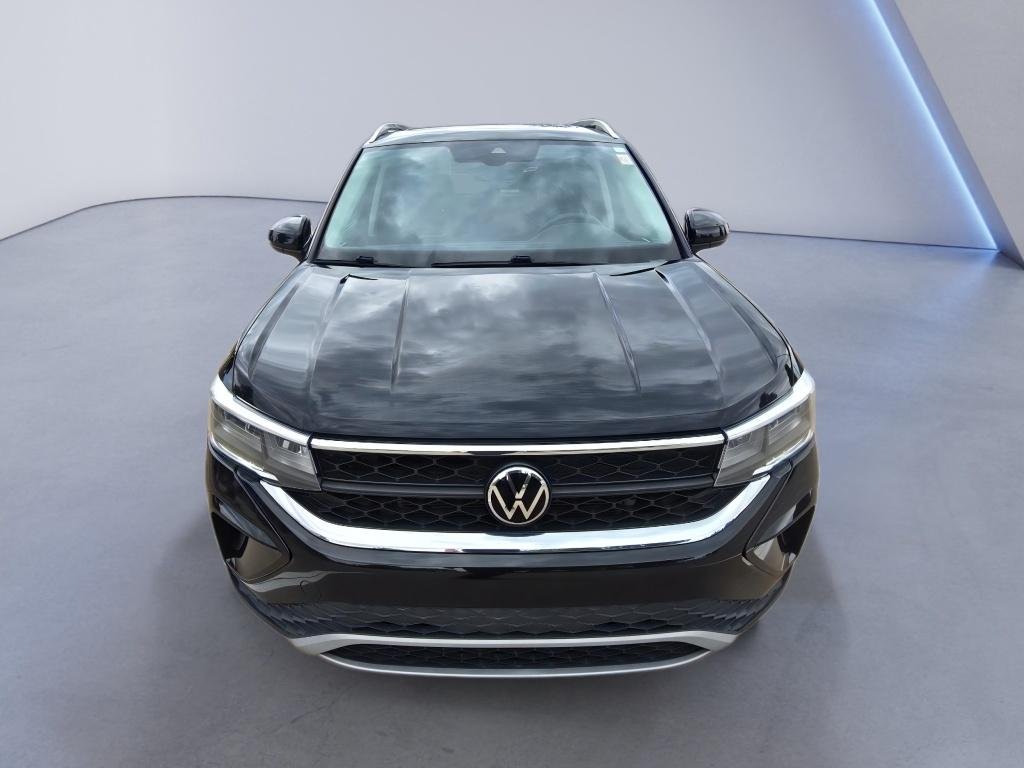 Used 2023 Deep Black Pearl Volkswagen SE image 8