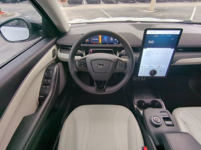 Used 2023 White Ford Premium image 17