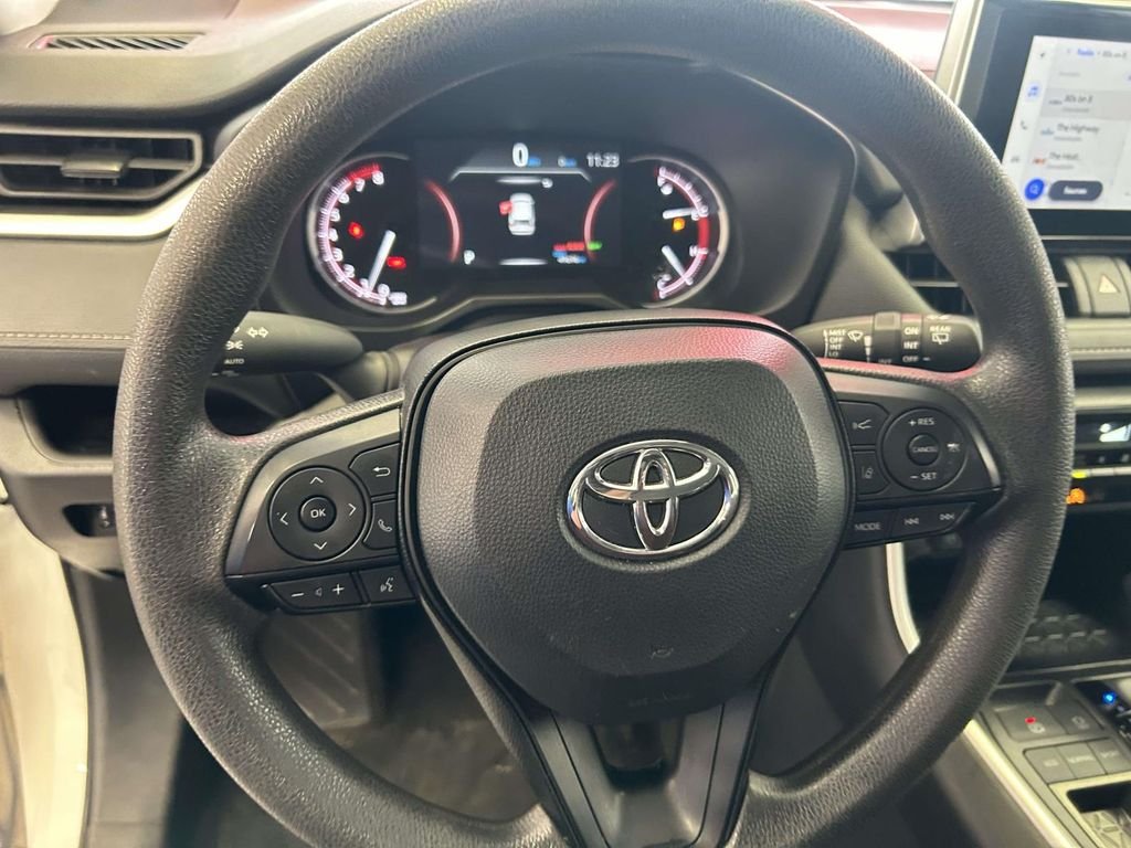 Used 2025 White Toyota XLE image 18