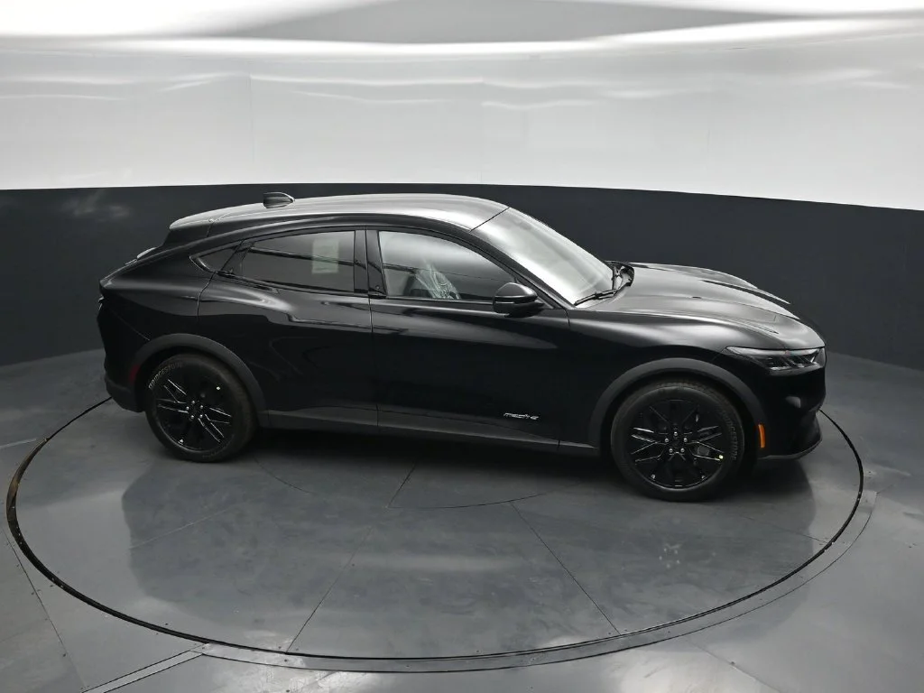 New 2026 Shadow Black Ford Select image 47