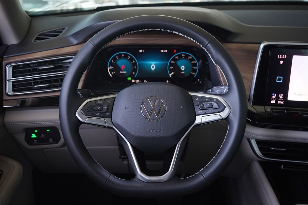 New 2026 Deep Black Pearl Volkswagen SE w/Technology image 11