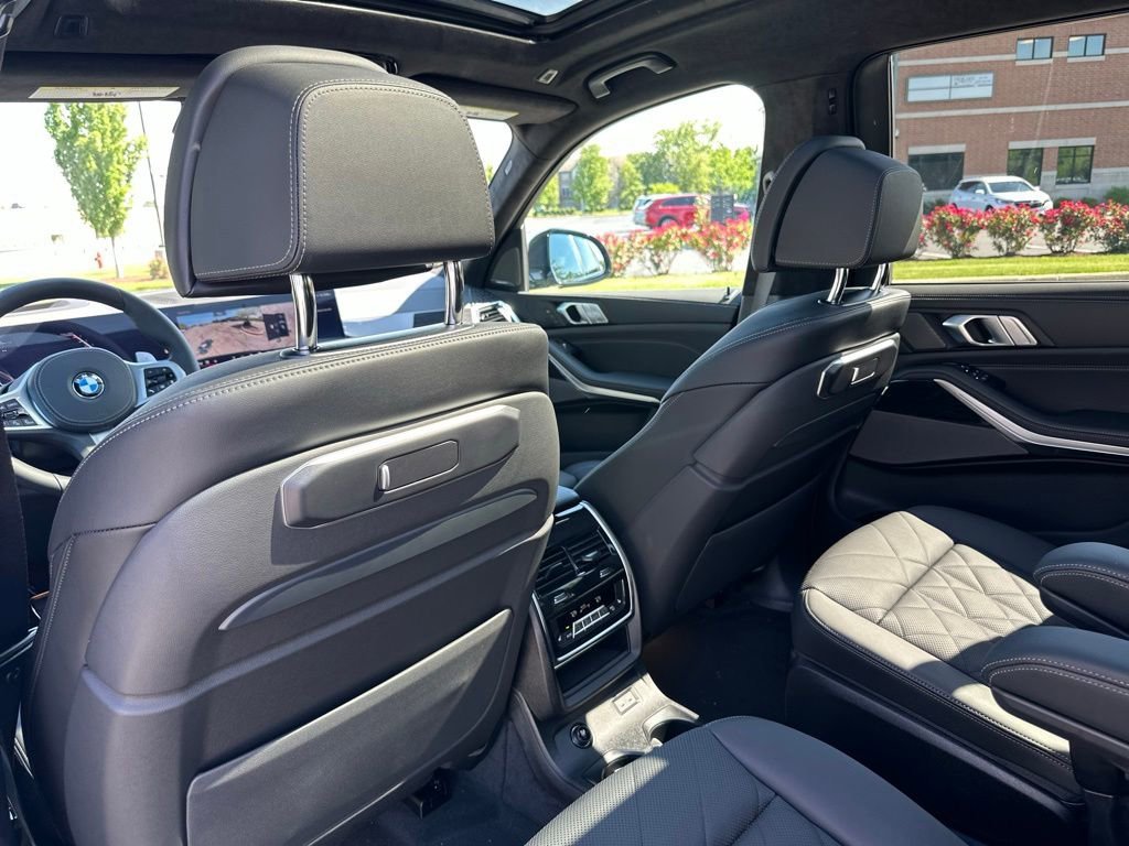 New 2027 Black Sapphire Metallic BMW xDrive40i image 22