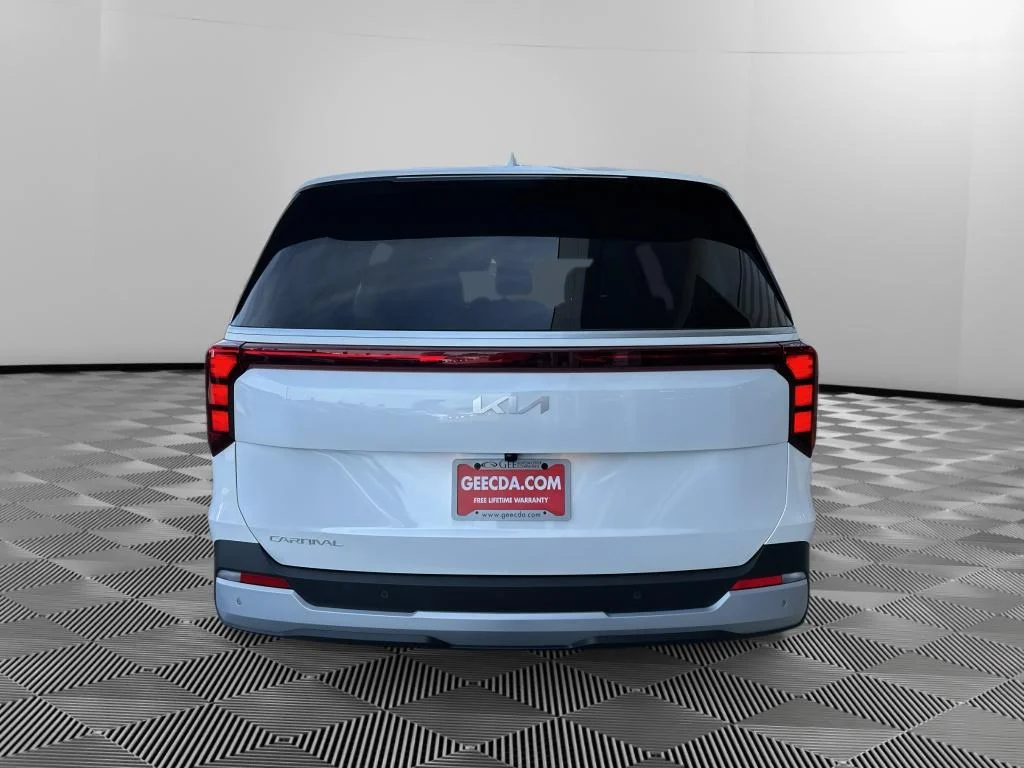 New 2026 Snow White Kia LXS image 5