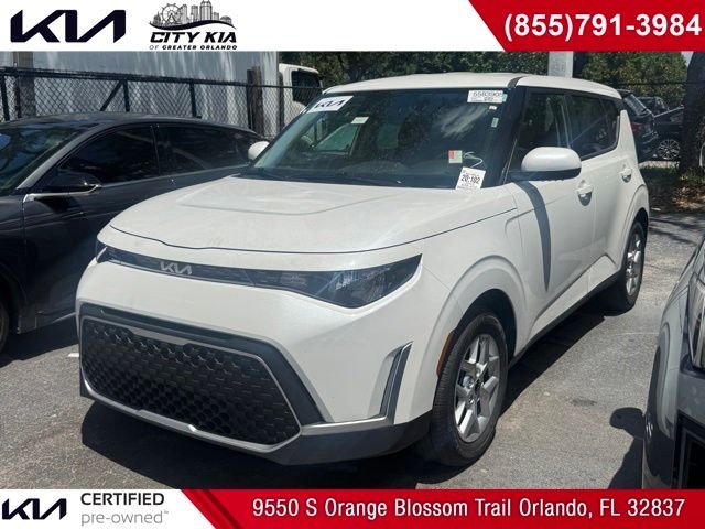 Certified Used 2025 White Kia LX image 1