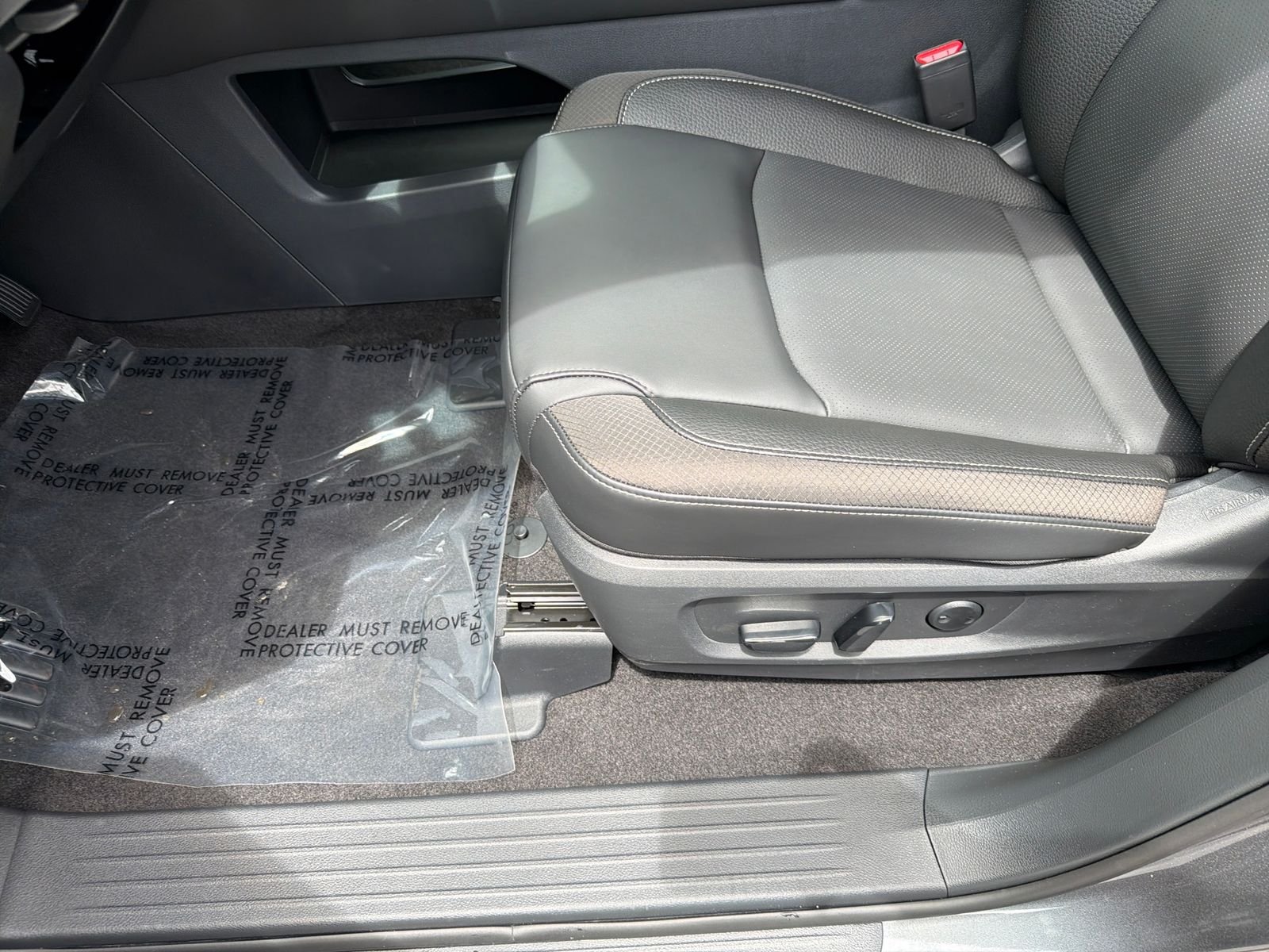 New 2026 Gray Nissan SL image 28