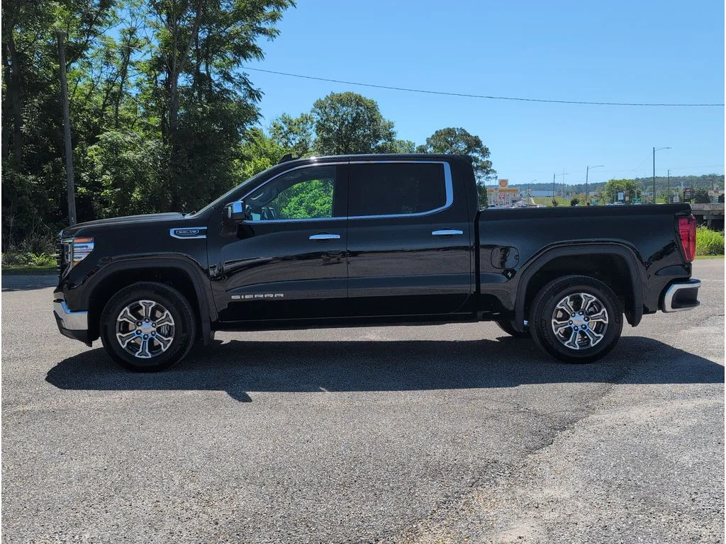 Used 2025 BLACK GMC Crew Cab 147" SLT image 2