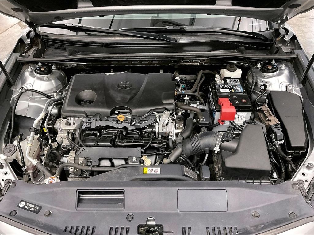 Used 2020 Silver Toyota SE image 14