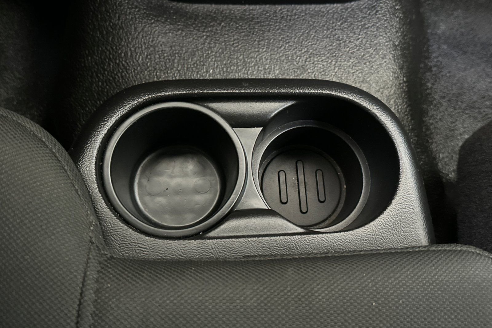 Used 2009 Silver Ford  image 28