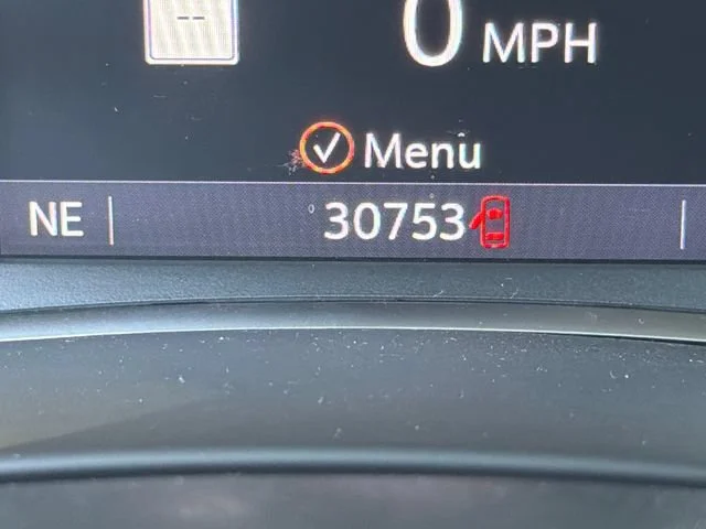 Used 2023 Summit White GMC SLE image 28