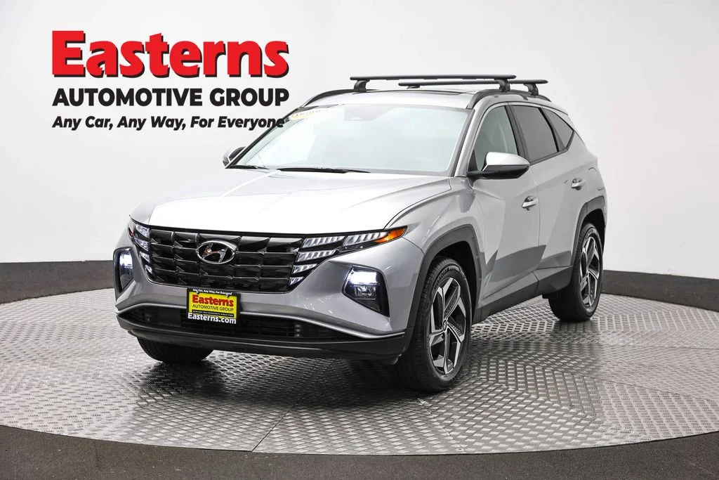 Used 2023 Silver Hyundai SEL image 1