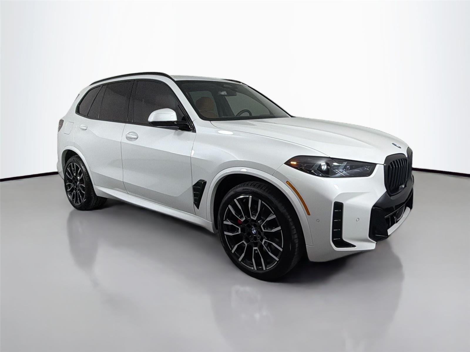 New 2026 Mineral White Metallic BMW xDrive40i image 3